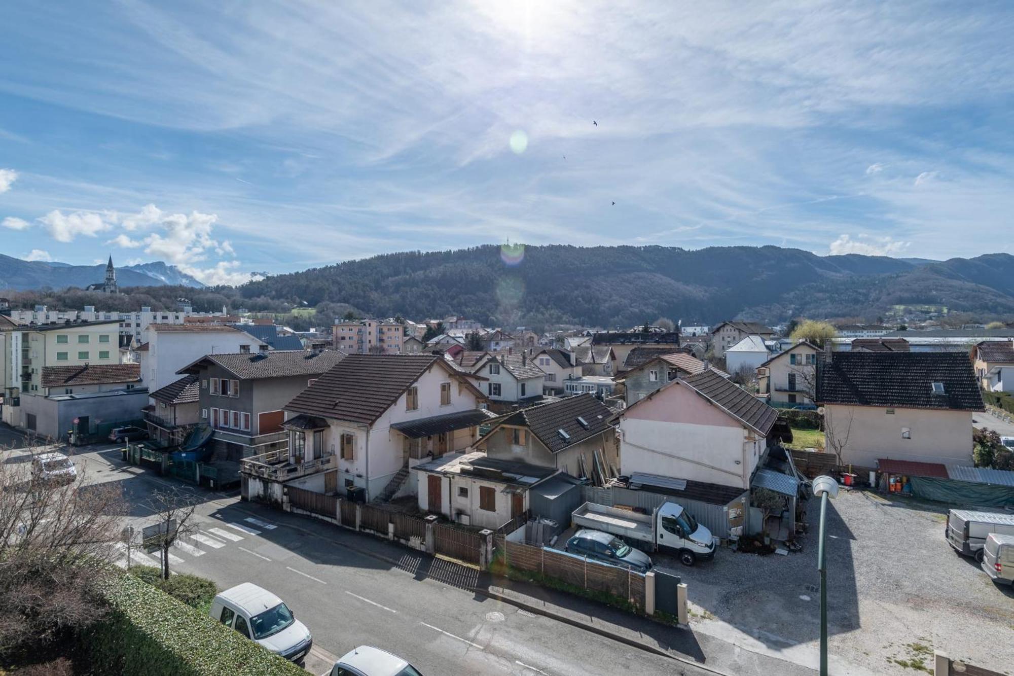 Appartement Ducs De Savoie - Comfortable Flat A Stone's Throw From The Old Town Annecy